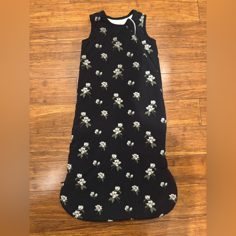 Kyte BABY midnight Magnolia sleep sack - size small tog 1.0